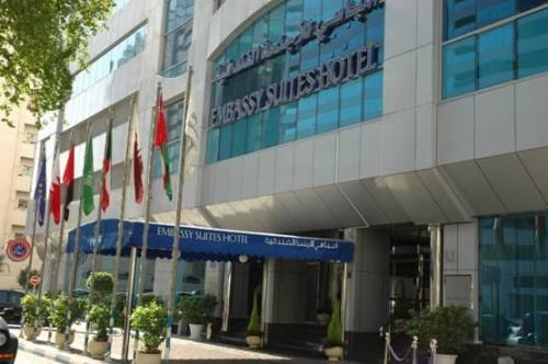 Embassy Suites Hotel Шарджа Экстерьер фото